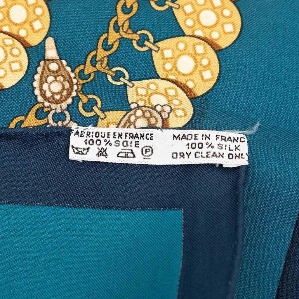 Hermès Kosmima Silk Scarf 90 Blue Very good condition - Inside View