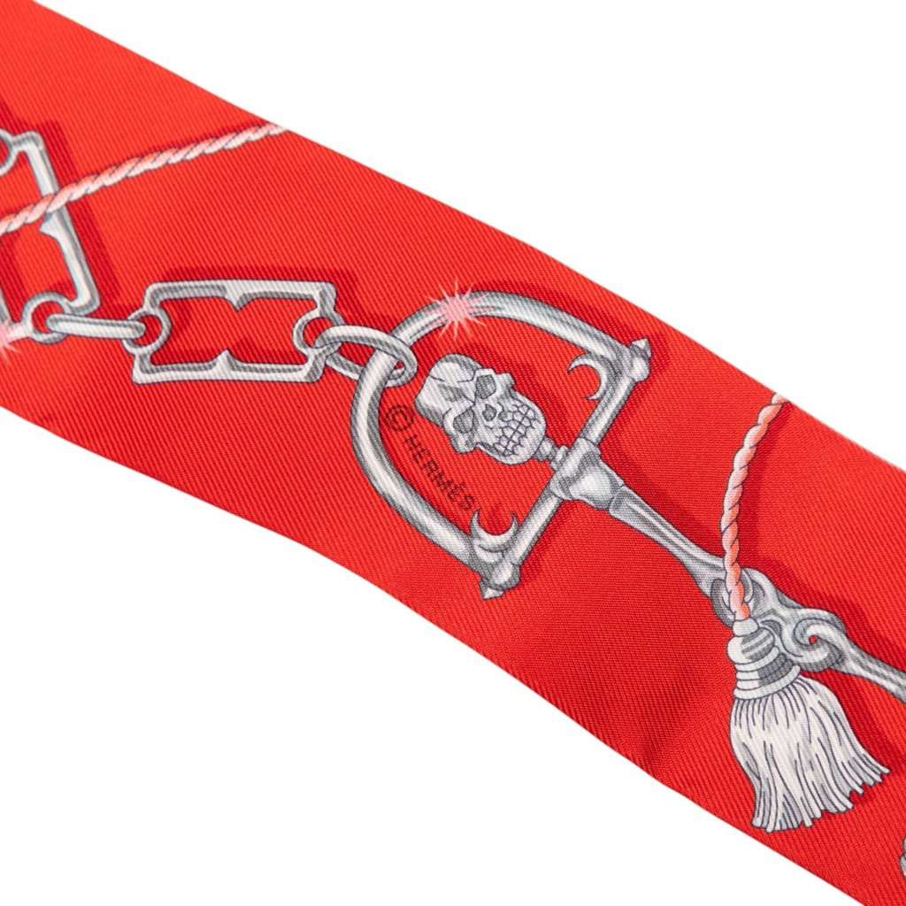 Hermès Cest La Fete Silk Twilly Scarf Pink Never worn - Inside View