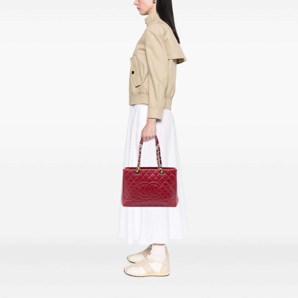 Chanel Caviar Grand Shopping Tote Red Leather Very good condition - Box View