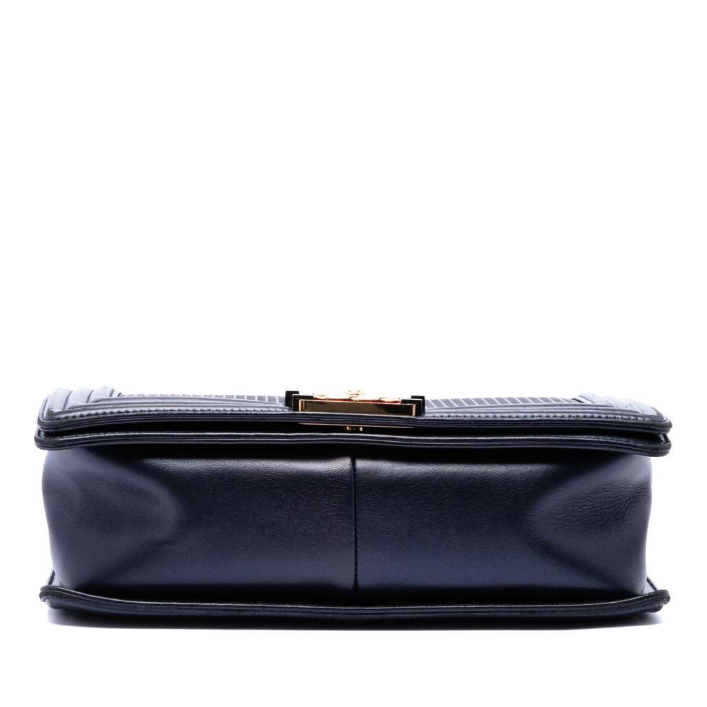 Chanel Old Medium Lambskin Embossed Cube Boy Flap Blue Leather Very good condition - Inside View