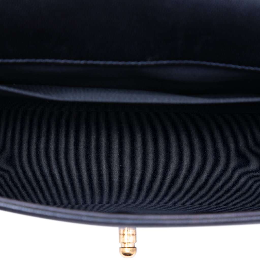 Chanel Old Medium Lambskin Embossed Cube Boy Flap Blue Leather Very good condition - Model View