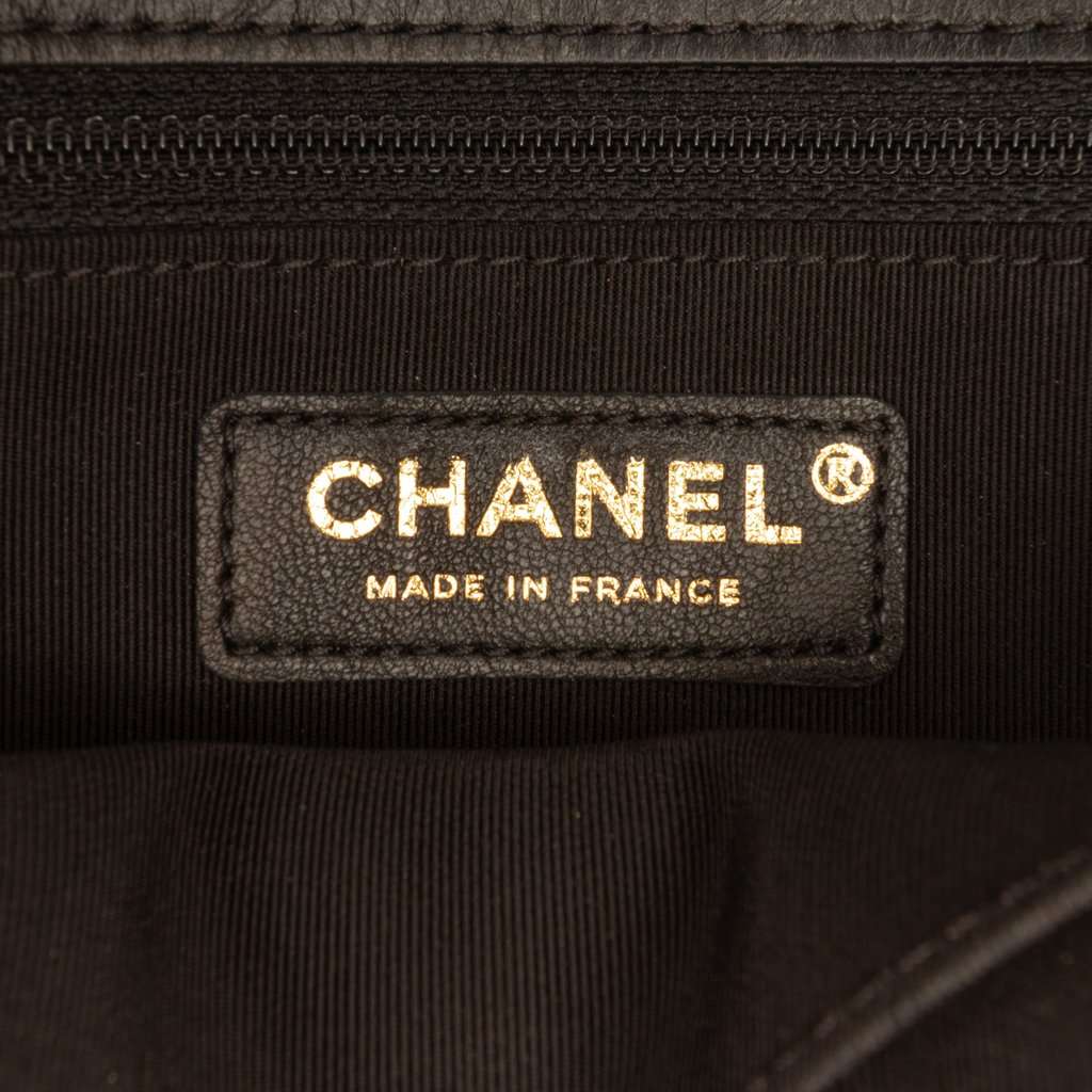 Chanel Paris Hamburg Quilted Aged Calfskin Clutch Black Leather Very good condition - Box View