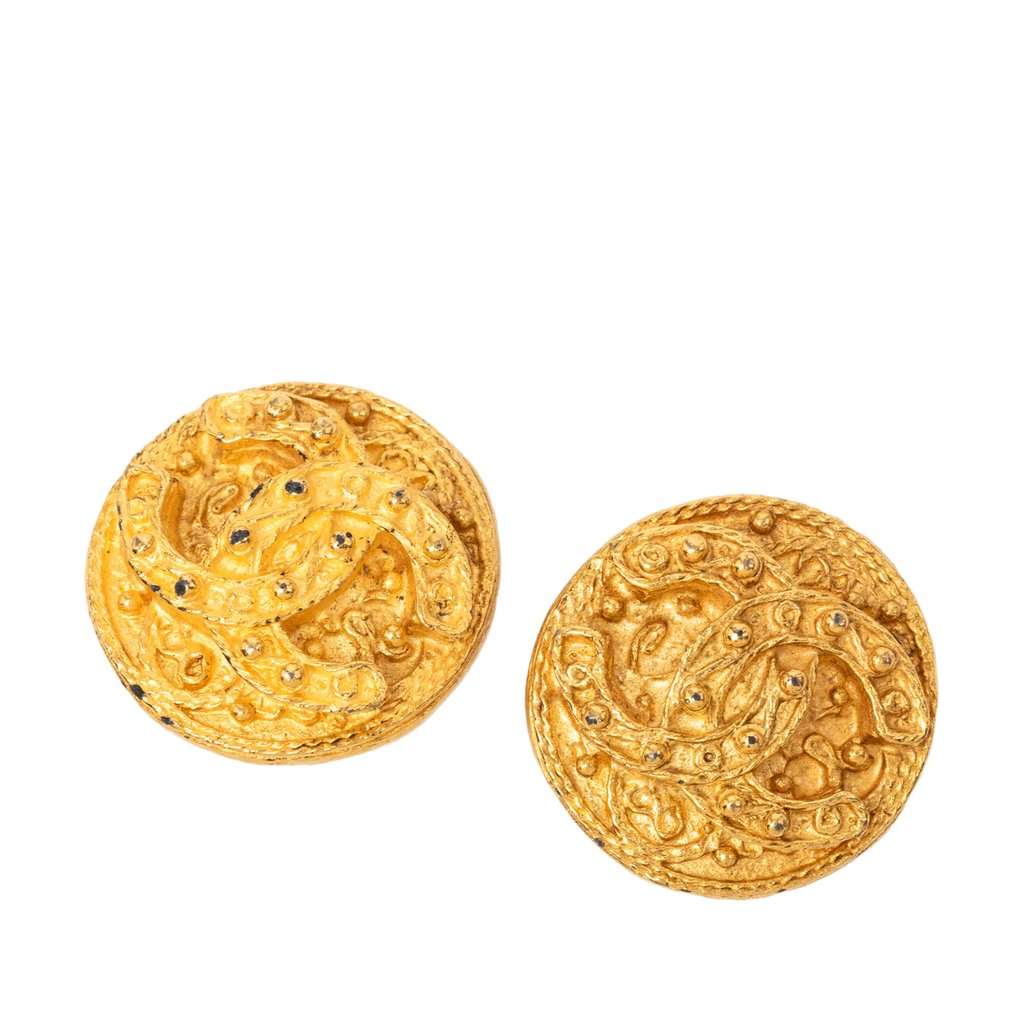 Chanel CC Gold Plated Arabesque Round Clip On Earrings Gold Metal Very good condition - Front View