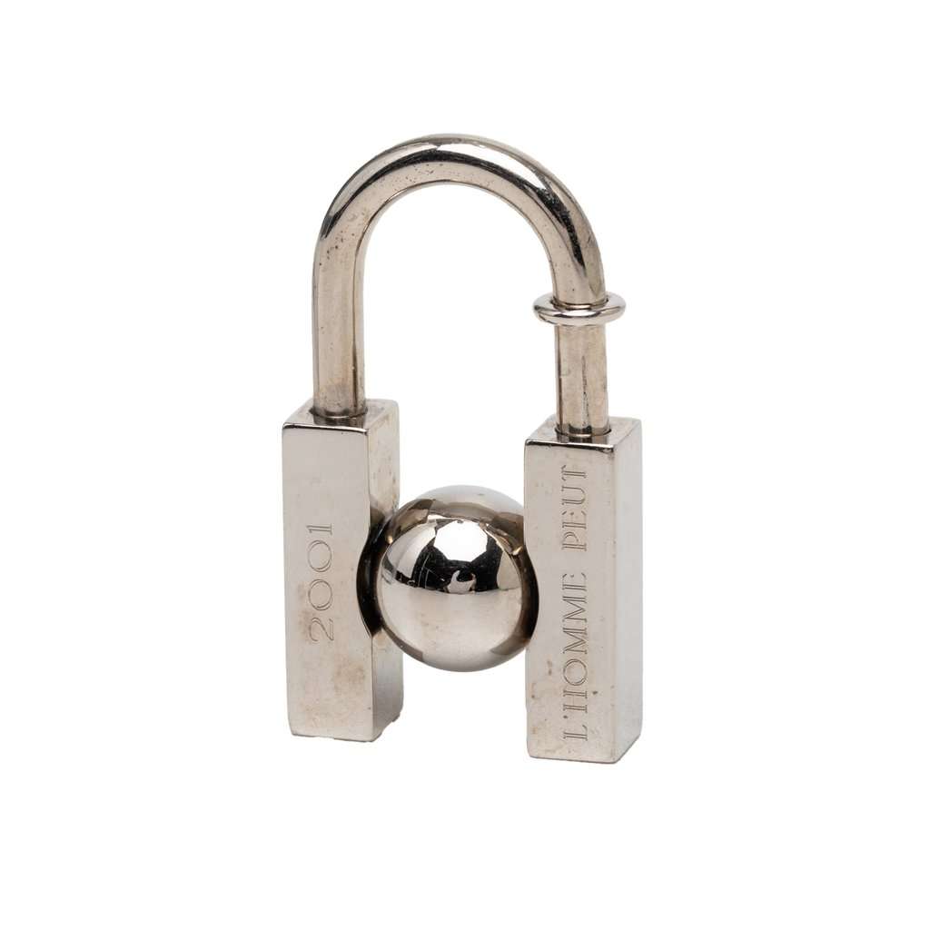 Hermès Palladium Plated L Homme Peut Embellir La Terre Cadena Charm Silver Metal Very good condition - Front View