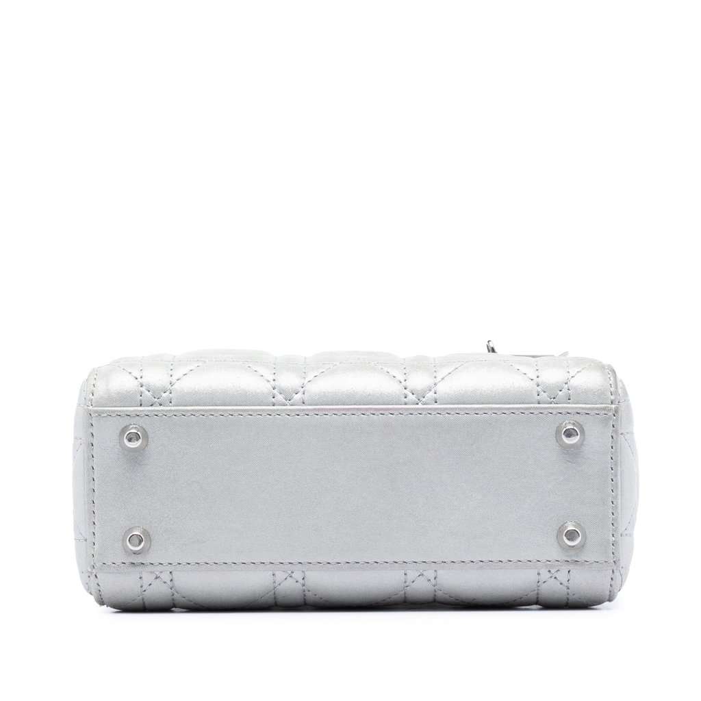 Dior Mini Iridescent Lambskin Cannage Lady Dior Silver Leather Very good condition - Inside View