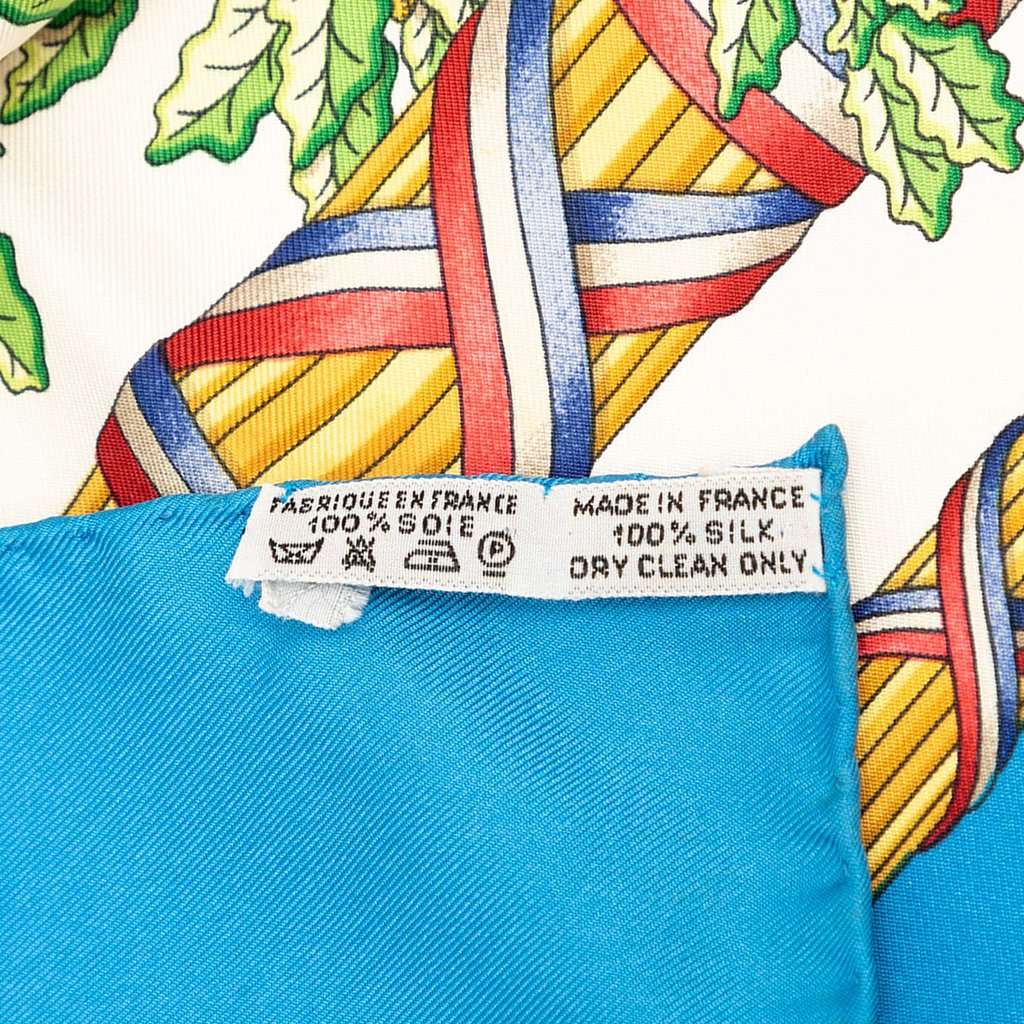 Hermès Republique Francaise Liberte Egalite Fraternite 1789 Silk Scarf 90 White Very good condition - Model View