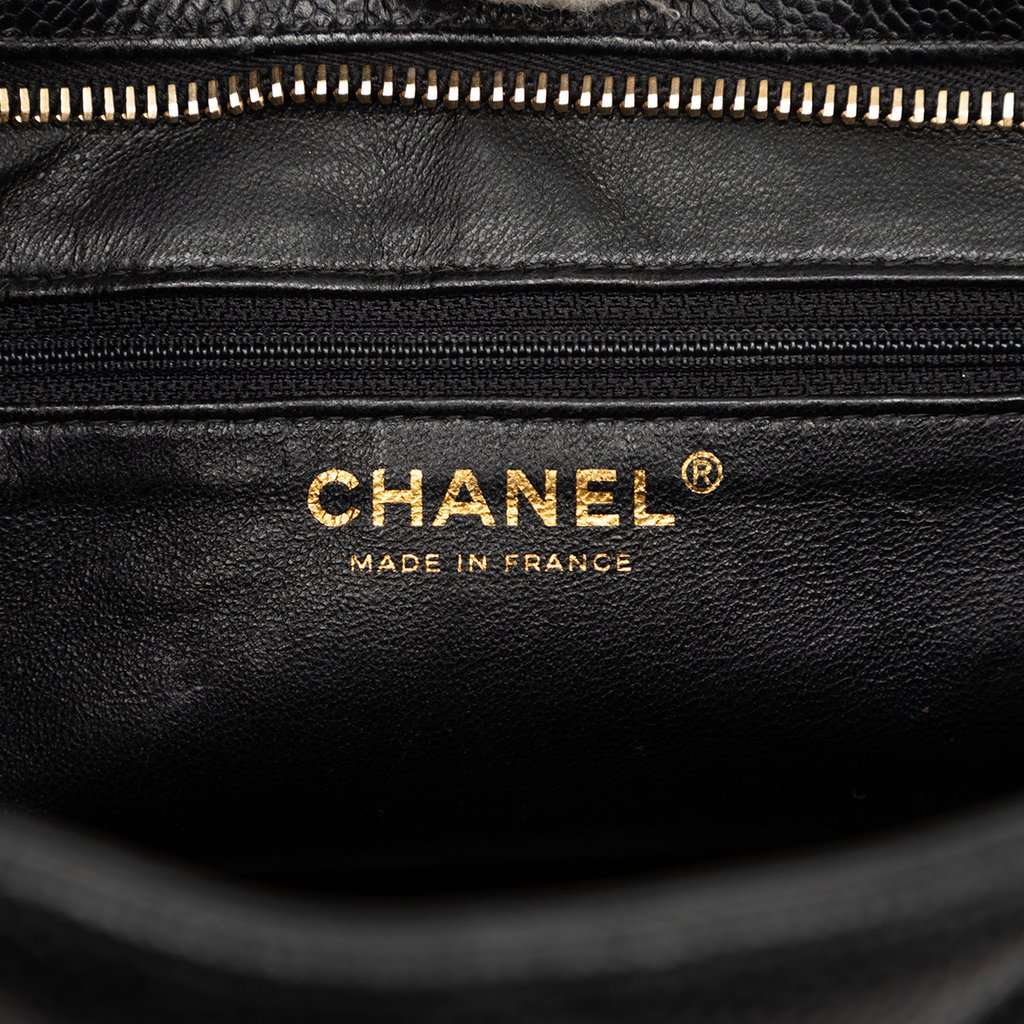 Chanel Caviar Medallion Tote Black Leather Good condition - Box View