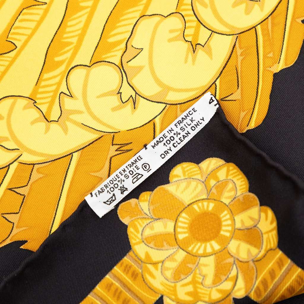 Hermès Armets en Panache Silk Scarf 90 Gold Never worn - Back View