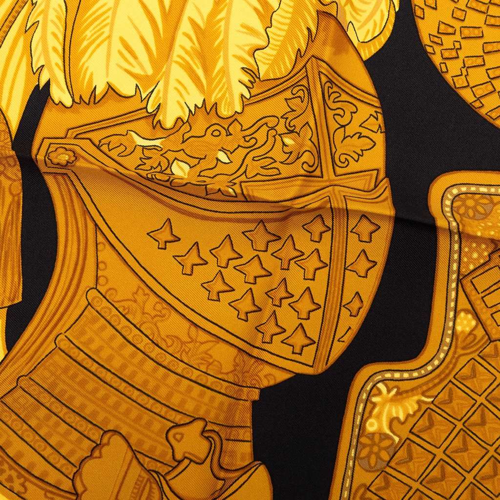 Hermès Armets en Panache Silk Scarf 90 Gold Never worn - Model View