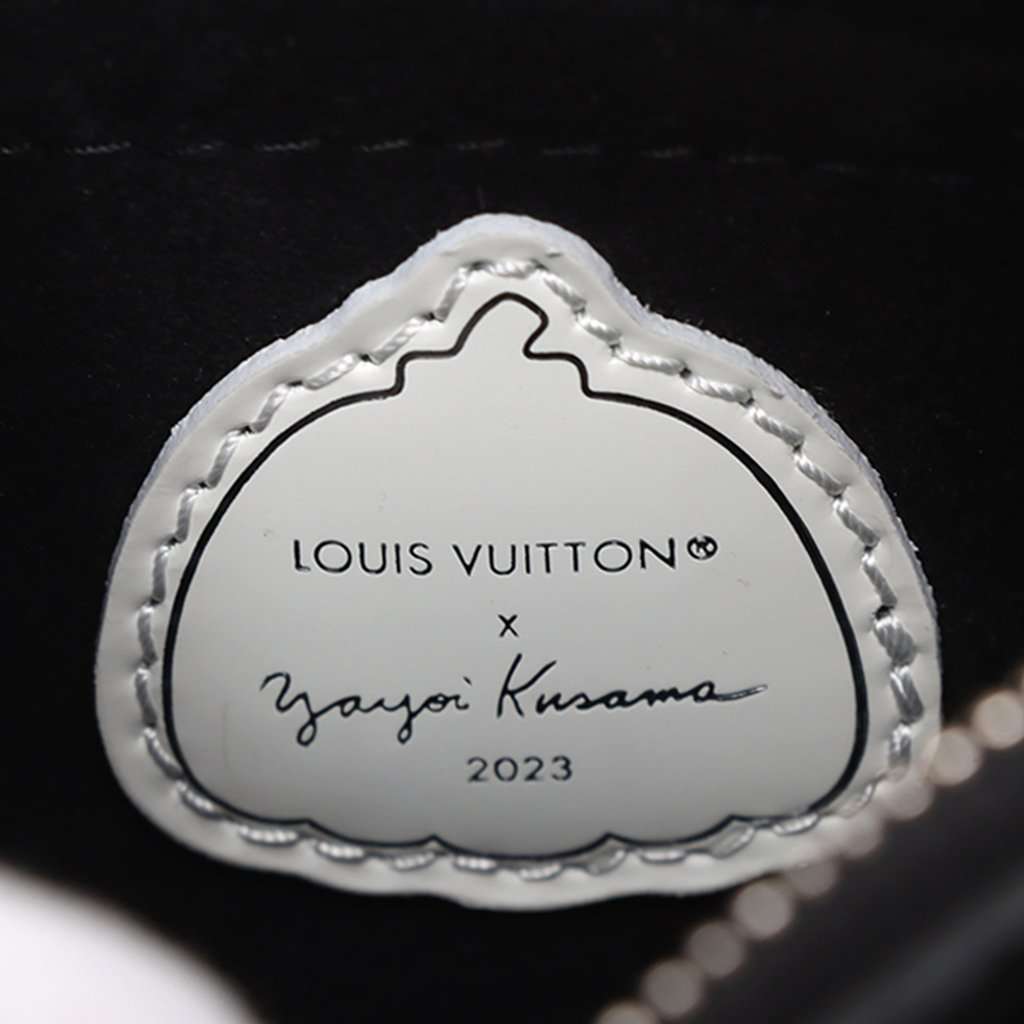Louis Vuitton Yayoi Kusama Epi Infinity Dots Marellini Black Leather Never worn - Model View