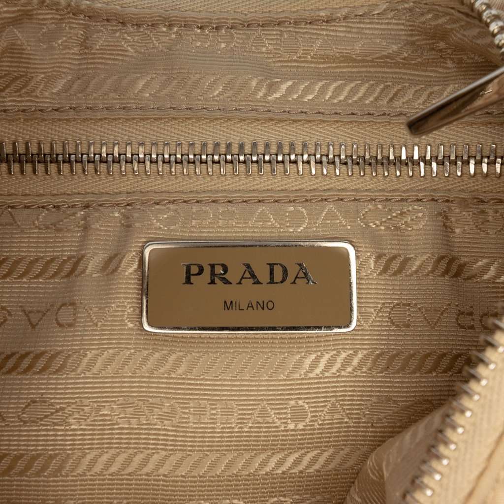 Prada Quilted Re Nylon Padded Re Edition 2005 Crossbody Beige Very good condition - Box View