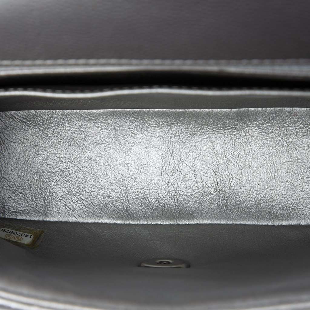 Chanel Mini Square Classic Chevron Caviar Single Flap Silver Leather Good condition - Model View