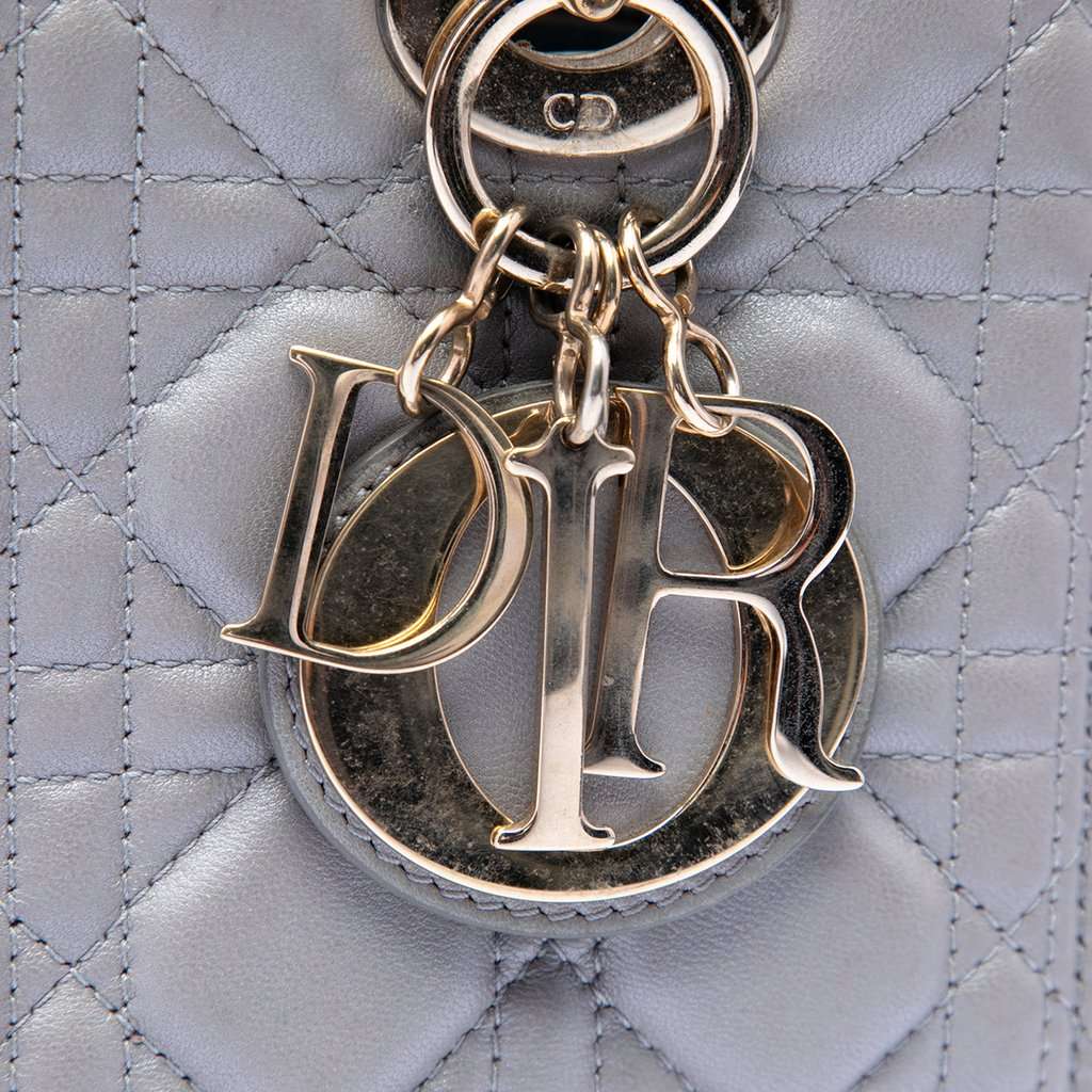 Dior Medium Pearlescent Lambskin Cannage Lady Dior Silver Leather Very good condition - Box View