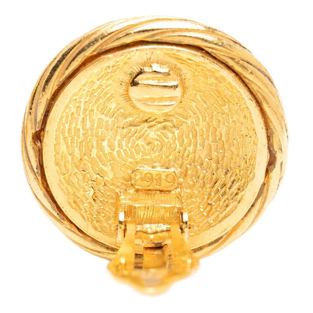Chanel CC Gold Plated Twisted Round Clip On Earrings Gold Metal Very good condition - Model View