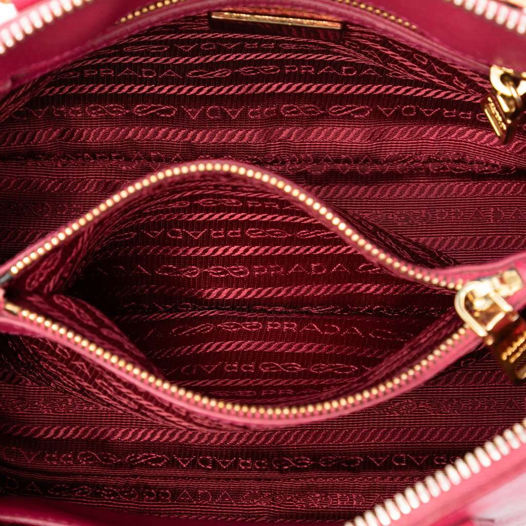 Prada Small Saffiano Lux Promenade Satchel Pink Leather Very good condition - Model View