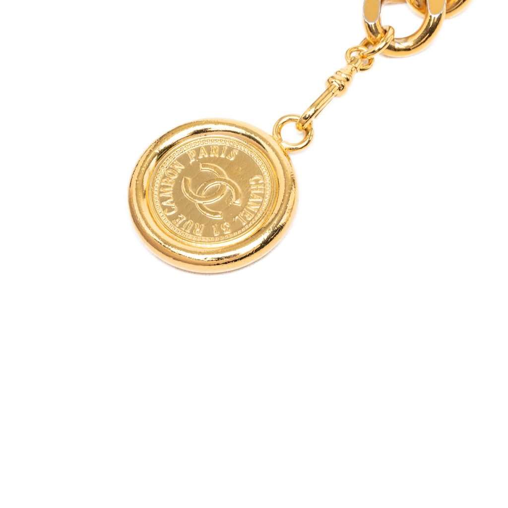Chanel CC Gold Plated 31 Rue Cambon Medallion Chain Belt Gold Metal Very good condition - Back View