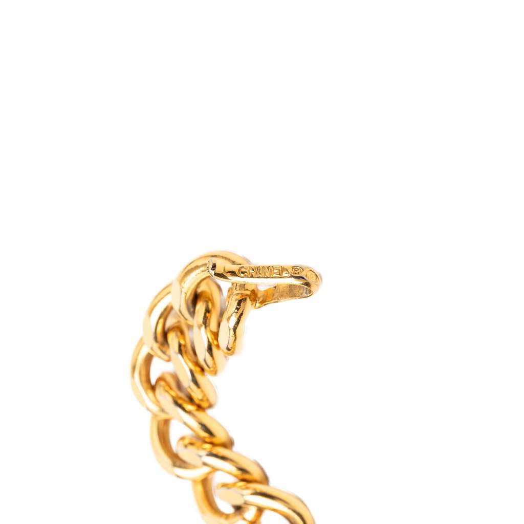 Chanel CC Gold Plated 31 Rue Cambon Medallion Chain Belt Gold Metal Very good condition - Model View
