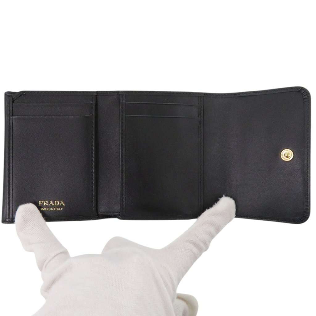 Prada City Calf Trifold Wallet Black Leather Very good condition - Inside View
