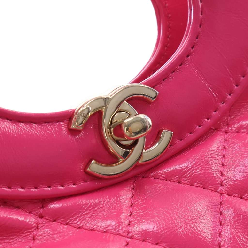 Chanel Large Quilted Glazed Calfskin 31 Shopping Bag Pink Leather Very good - Model View
