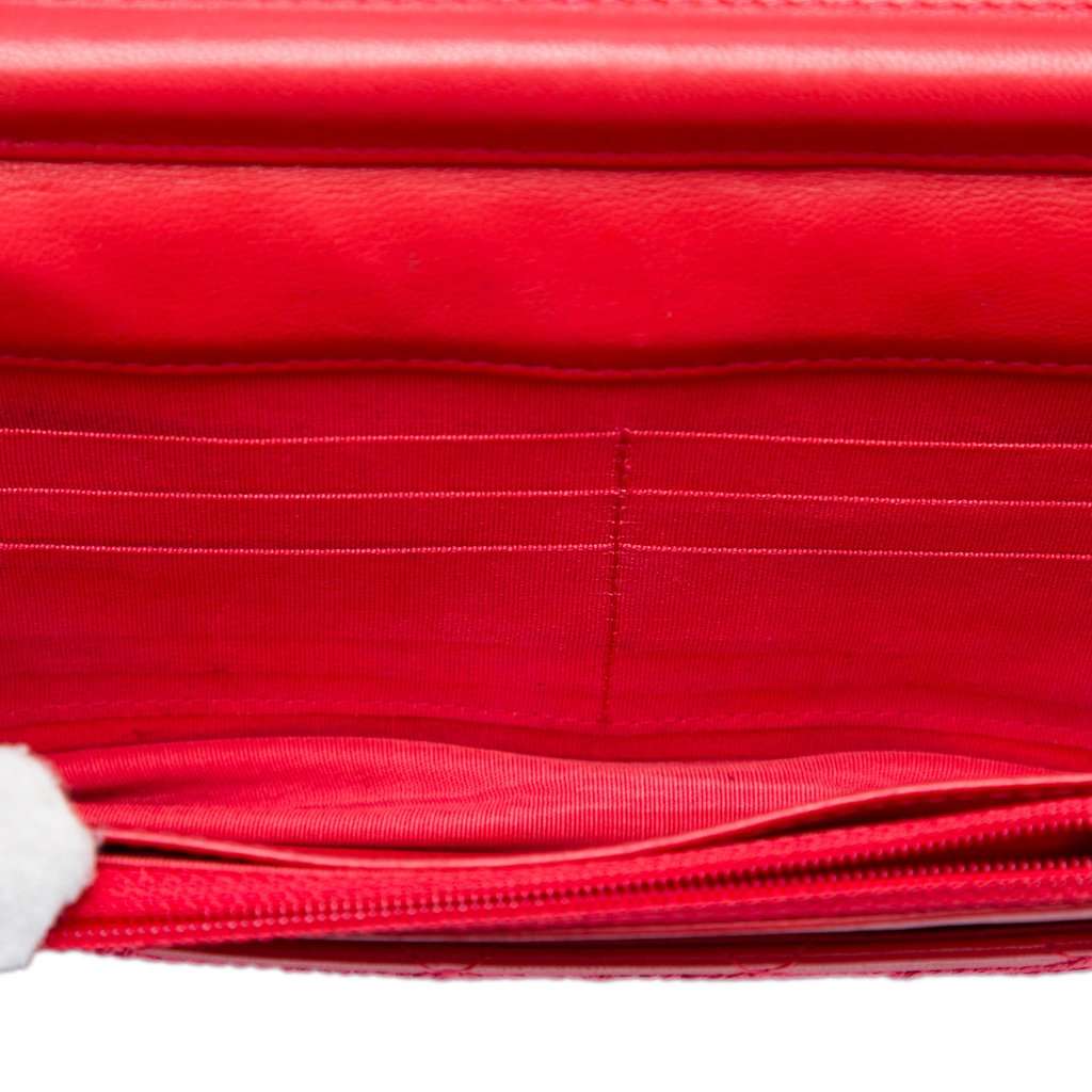Chanel CC Lambskin Wild Stitch Wallet on Chain Red Leather Very good - Model View