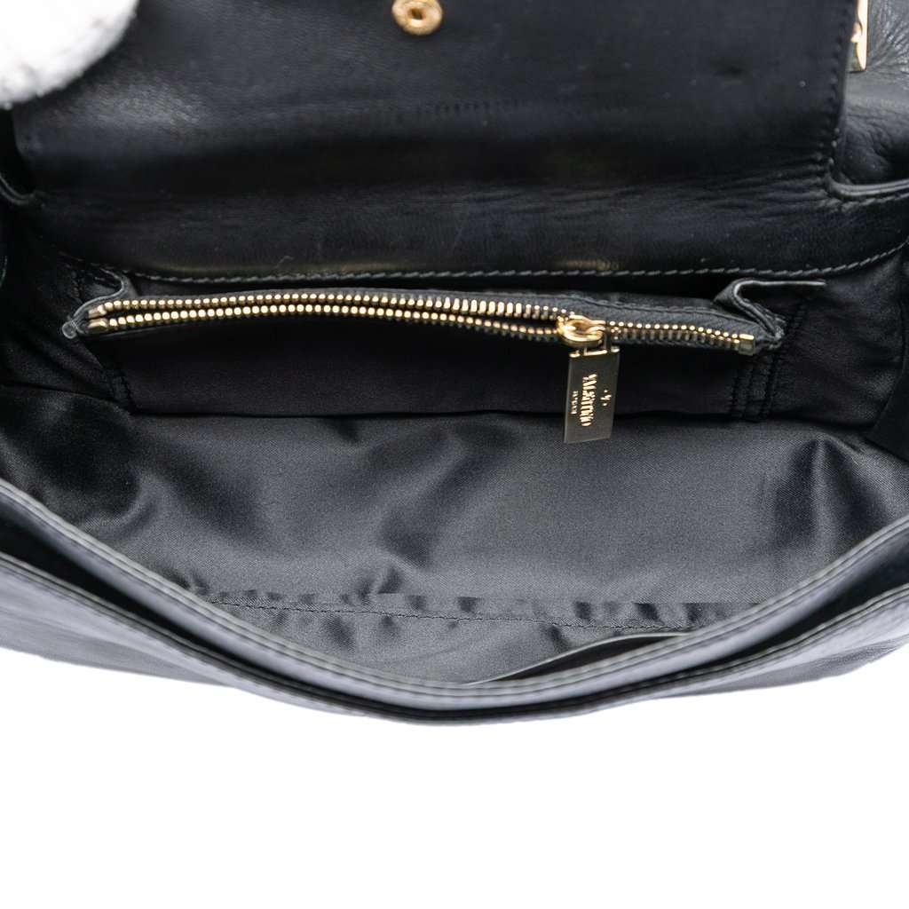Valentino Nappa Petale Rose Shoulder Bag Black Leather Very good - Model View