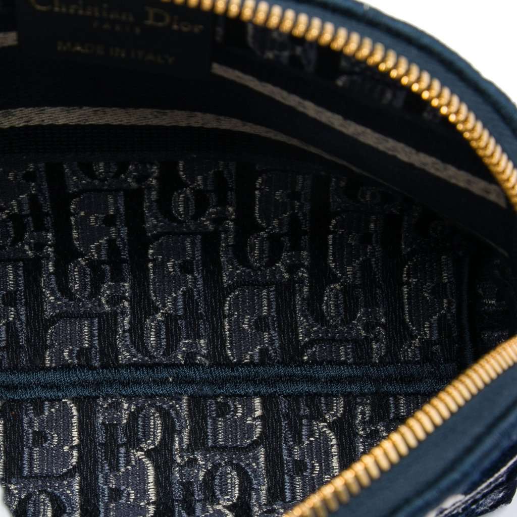 Dior Oblique Embroidered Velvet Cosmetic Pouch Blue Very good - Model View