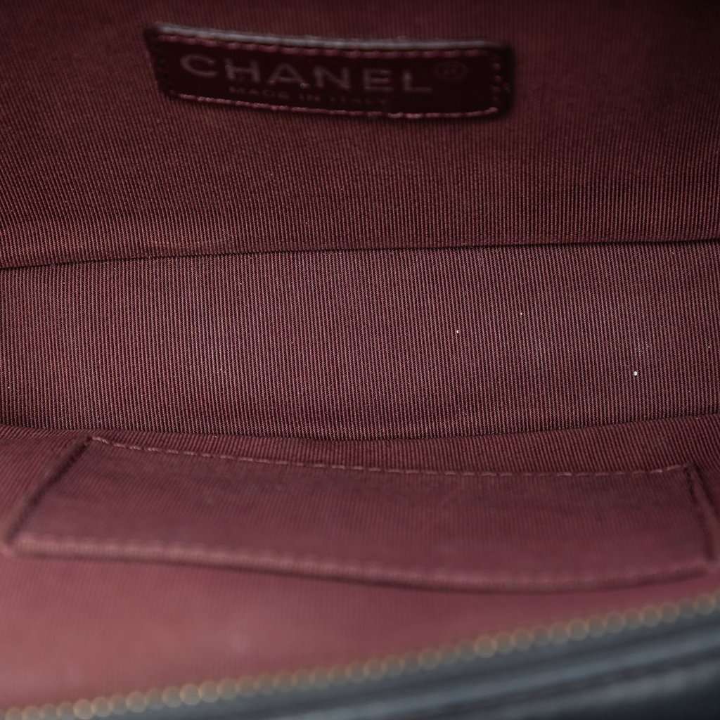 Chanel Mini Quilted Lambskin Coco Boy Camera Bag Black Leather Very good condition - Model View