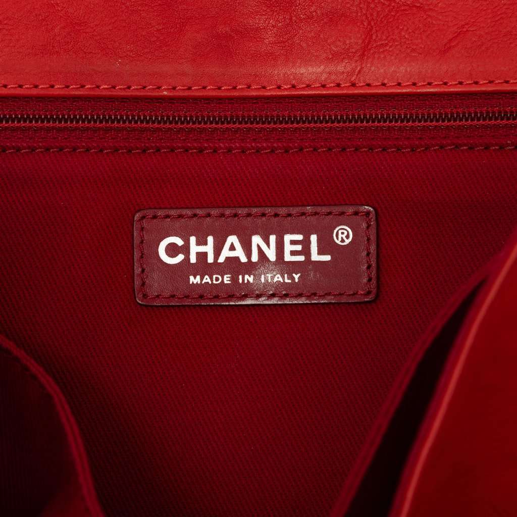 Chanel Medium Grained Calfskin Natural Beauty Flap Red Leather Very good - Box View