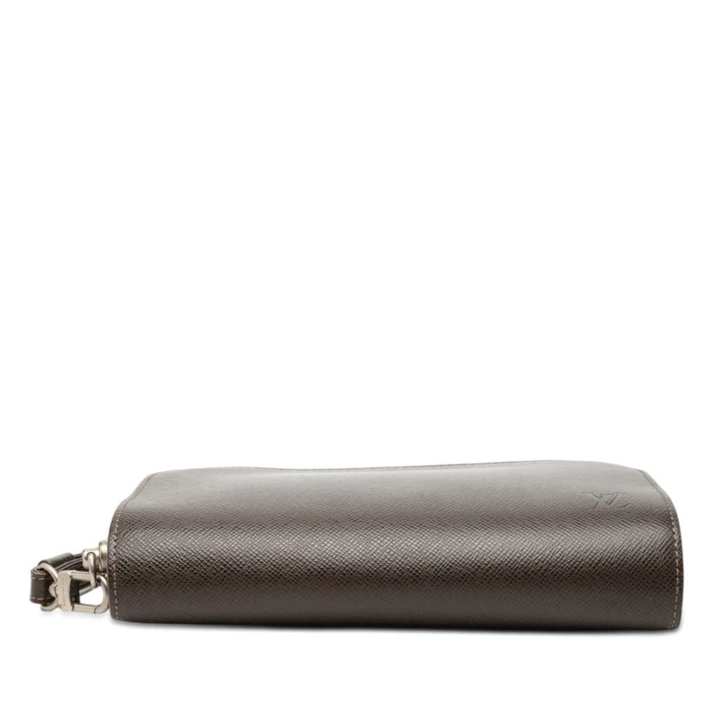 Louis Vuitton Taiga Pochette Baikal Brown Leather Very good condition - Inside View