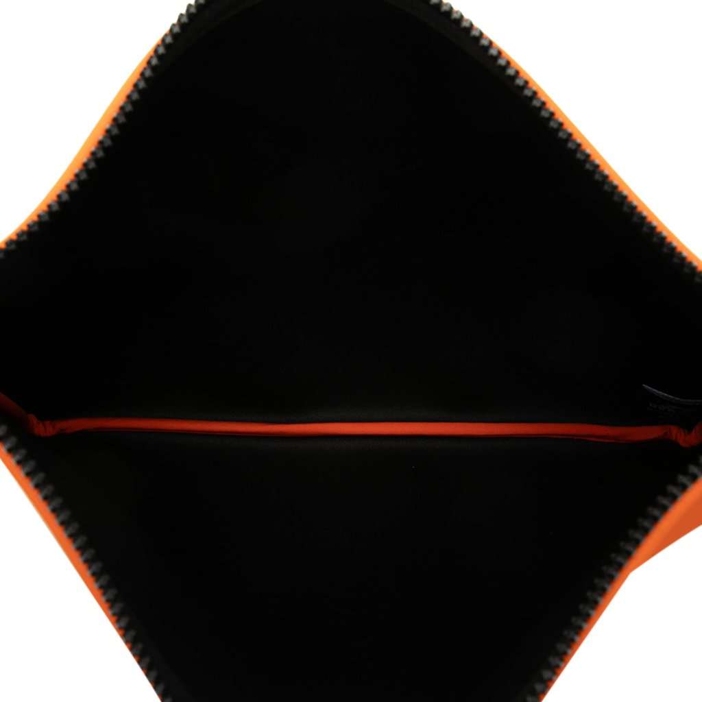Hermès Medium Neoprene Neobain Case Orange Very good condition - Model View