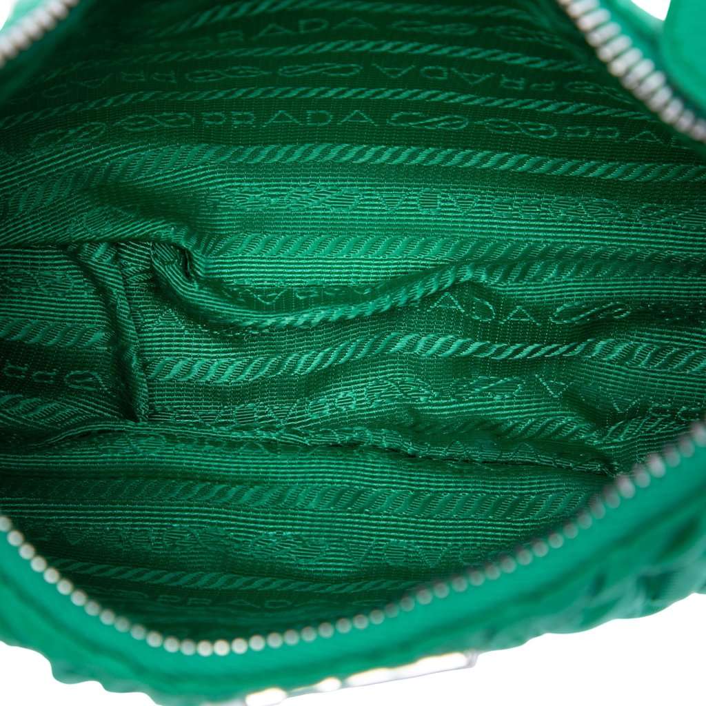 Prada Tessuto Gaufre Re Edition Shoulder Bag Green Very good condition - Model View