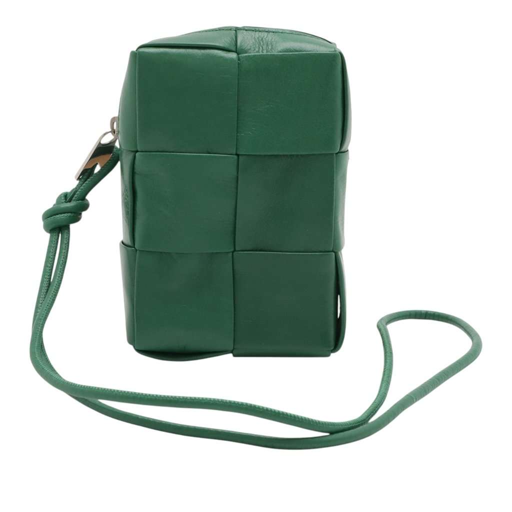 Bottega Veneta Nappa Maxi Intrecciato Cassette Zip Pouch with Strap Green Leather Very good condition - Front View