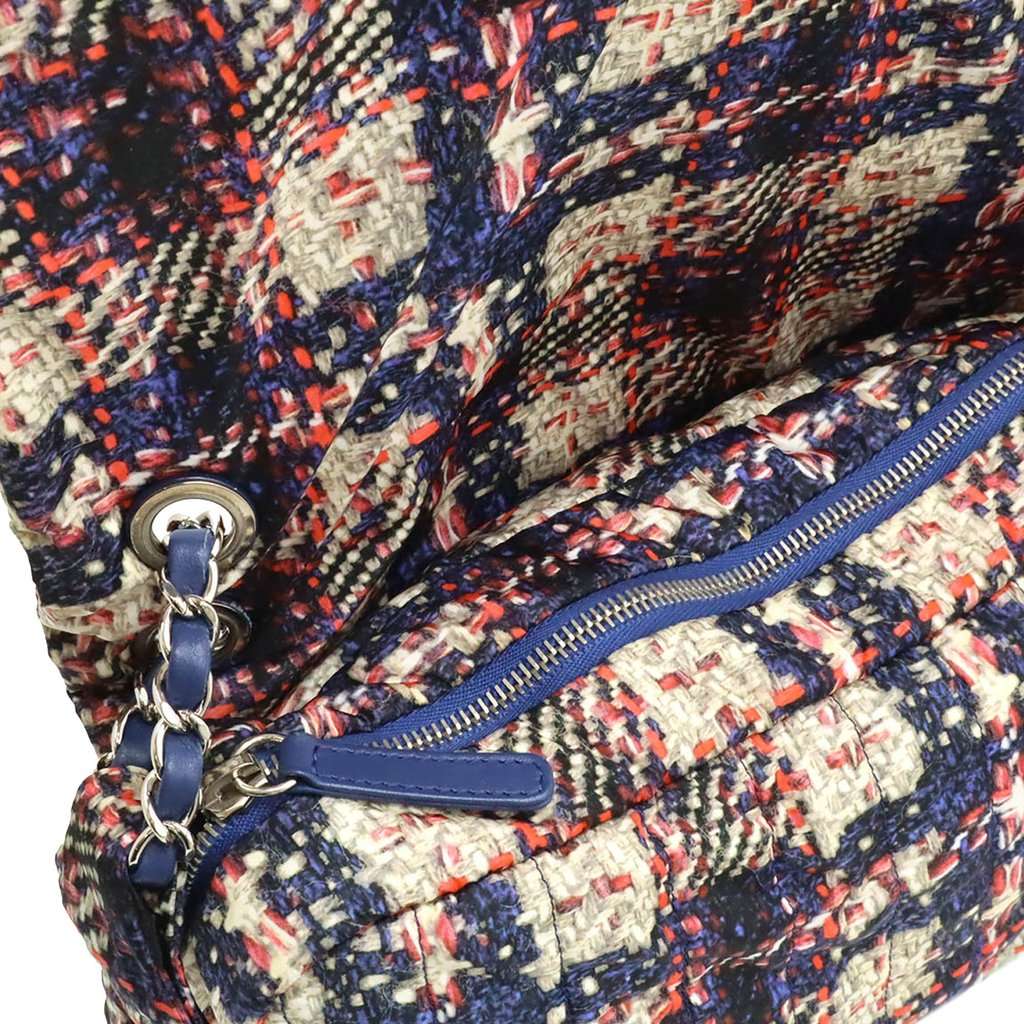 Chanel CC Tweed Print Nylon Single Flap Blue Very good condition - Model View