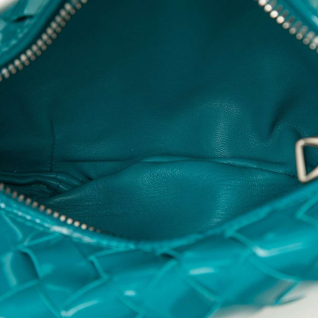 Bottega Veneta Mini Patent Intrecciato Jodie Blue Leather Very good condition - Model View