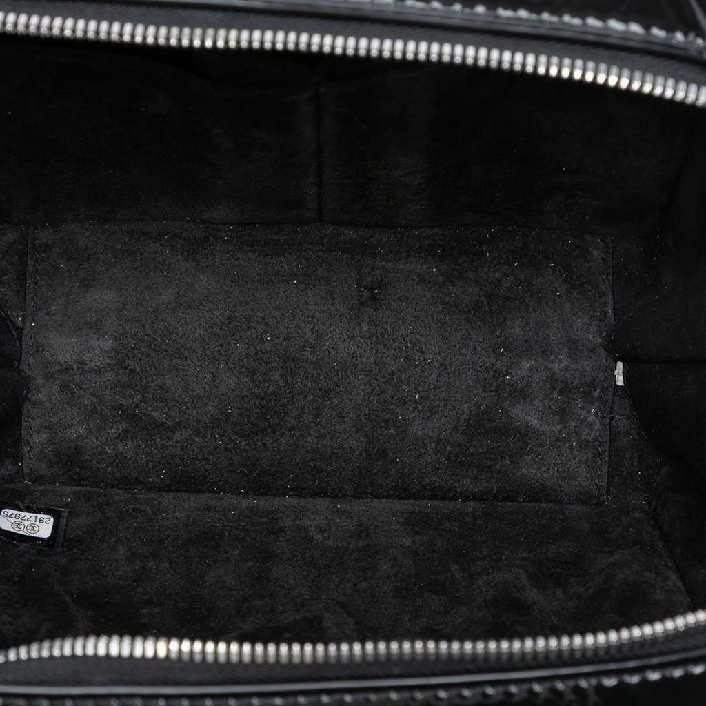 Chanel Small CC Quilted Patent Travel Kit Vanity Case Black Leather Very good condition - Model View