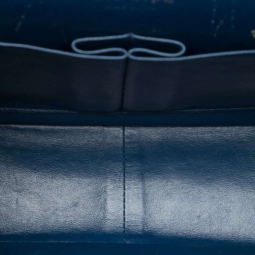 Chanel Jumbo Classic Caviar Double Flap Blue Leather Very good - Model View