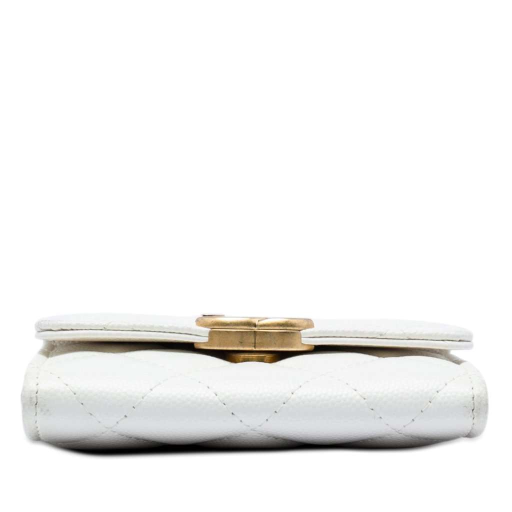 Chanel Quilted Caviar Card Holder on Chain White Leather Very good condition - Inside View