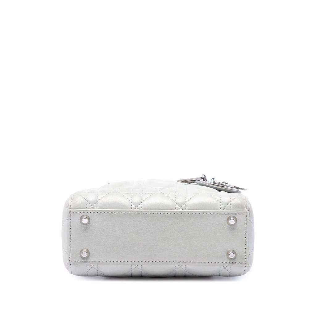 Dior Mini Iridescent Lambskin Cannage Lady Dior Silver Leather Very good condition - Inside View