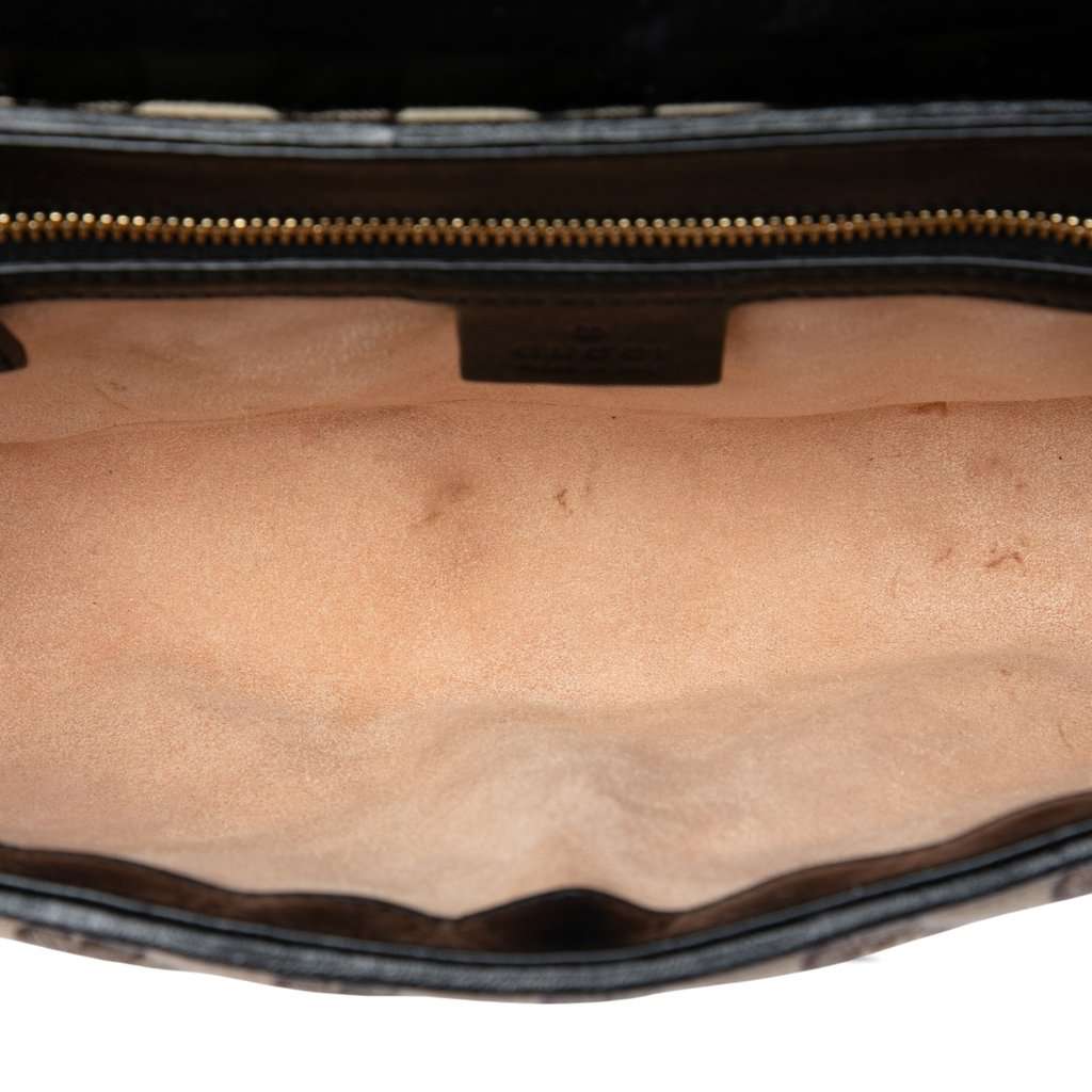 Gucci Medium GG Marmont Matelasse Diagonal GG Canvas Shoulder Bag Beige Very good - Model View