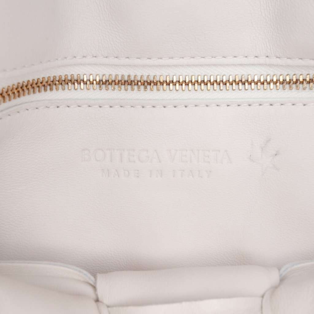 Bottega Veneta Nappa Intrecciato Padded Chain Cassette Satchel White Leather Very good condition - Box View