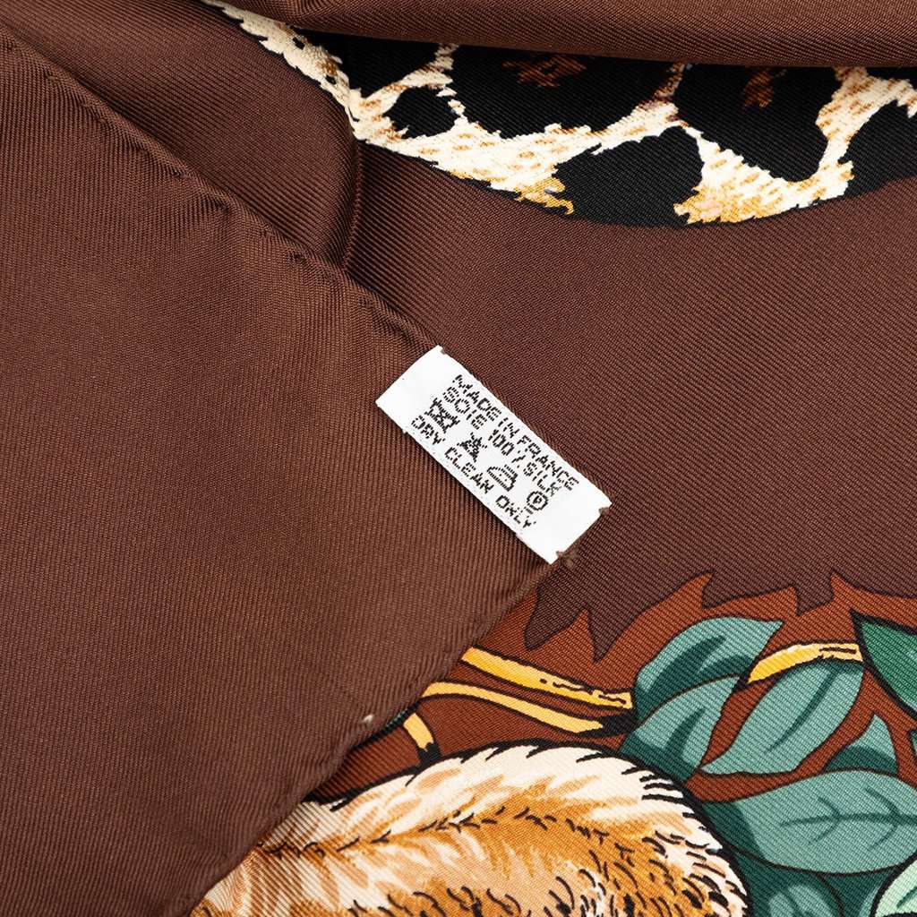 Hermès Jungle Love Silk Scarf 90 Brown Very good condition - Inside View