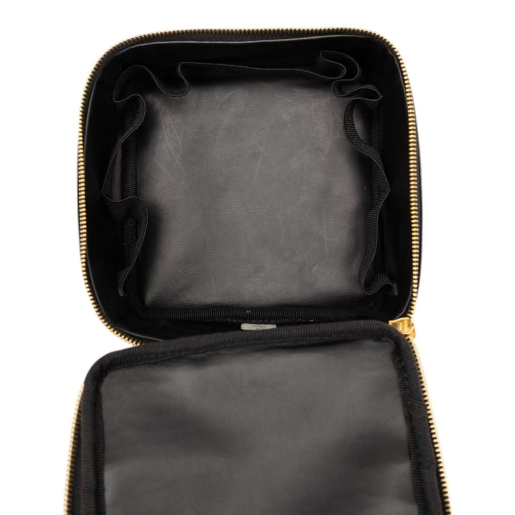 Chanel CC Patent Vanity Bag Black Leather Very good - Model View