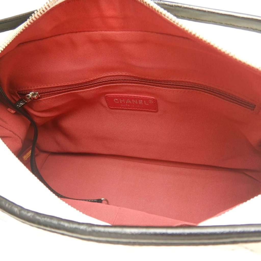Chanel Medium Bicolor Quilted Aged Calfskin Gabrielle Hobo White Leather Very good - Box View