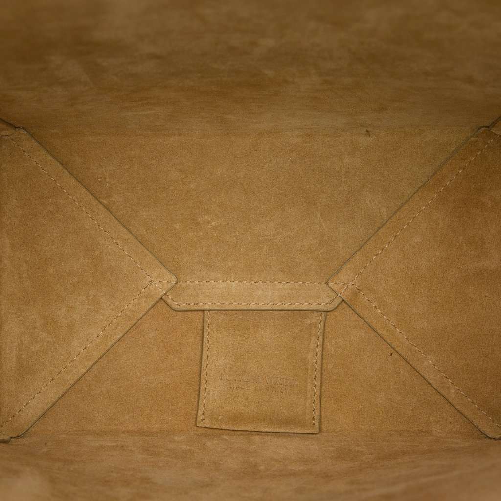 Bottega Veneta Small Raw Paper Calfskin Tote Beige Leather Very good - Model View