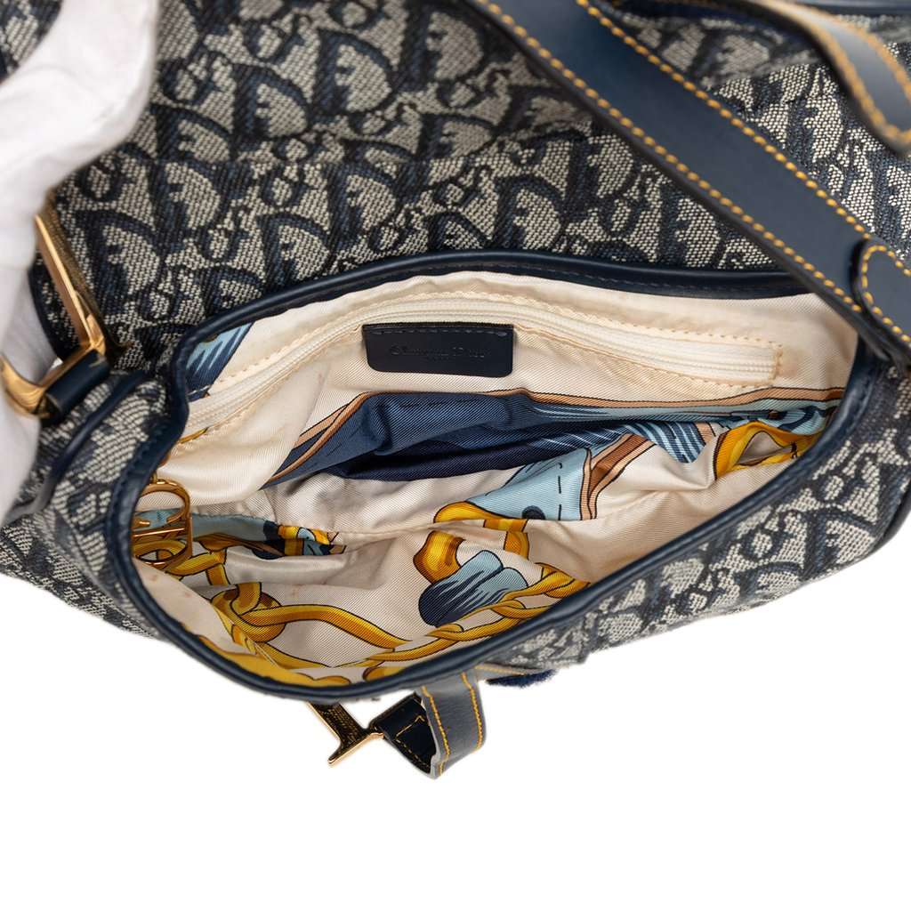 Dior Oblique Canvas Saddle Bag Blue Very good - Model View
