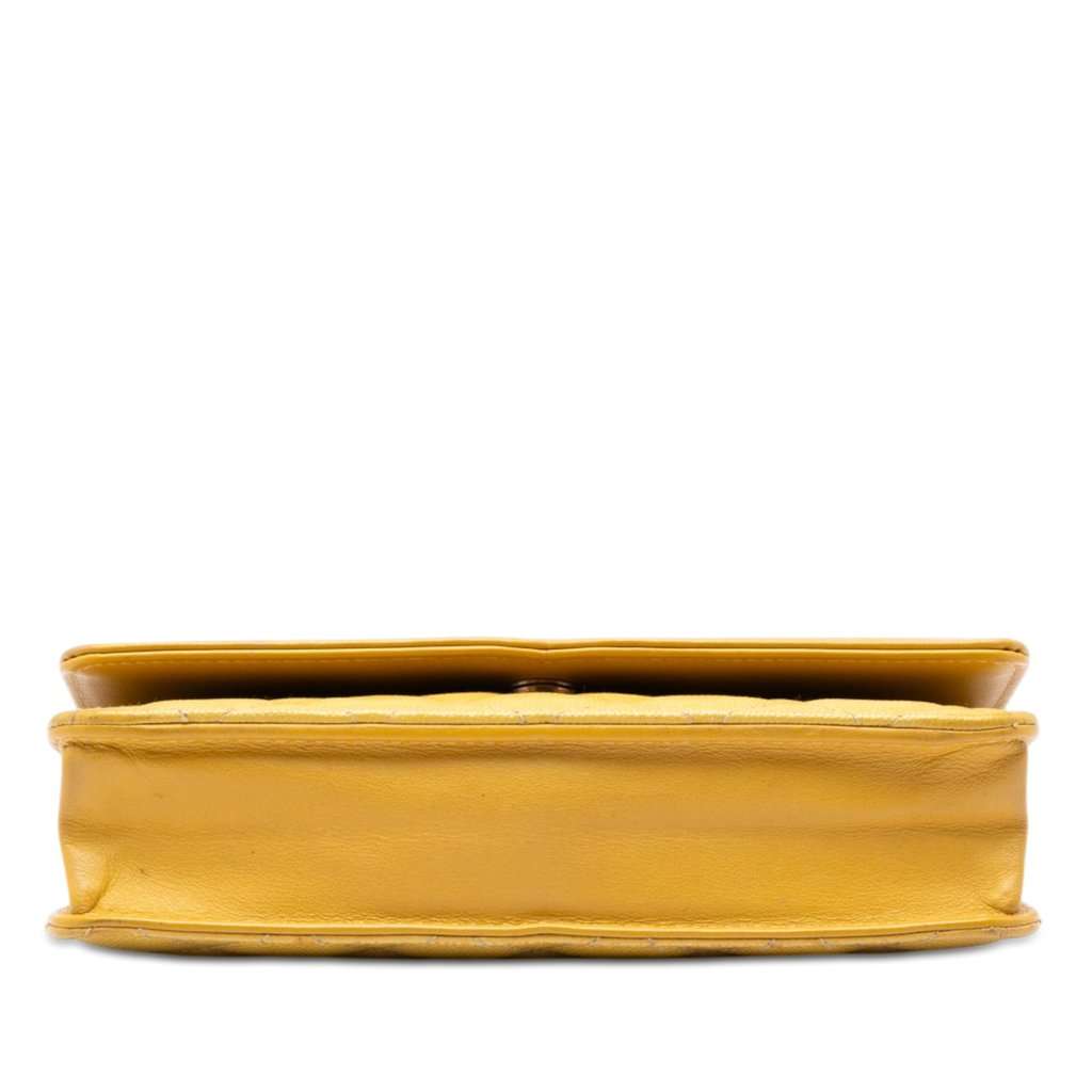 Chanel Caviar CC Filigree Wallet On Chain Yellow Leather Very good condition - Inside View