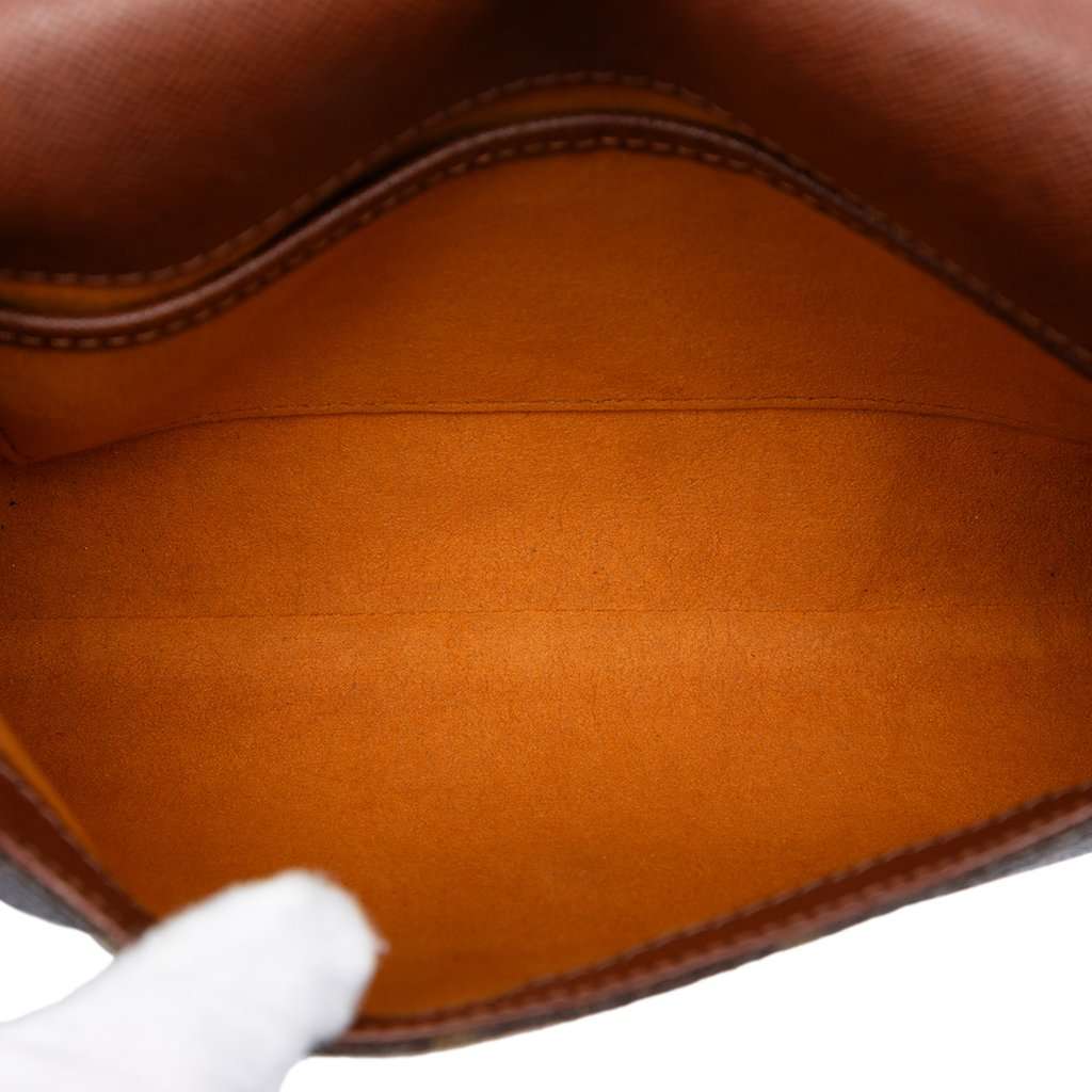 Louis Vuitton Monogram Musette Tango Short Strap Brown Very good condition - Model View