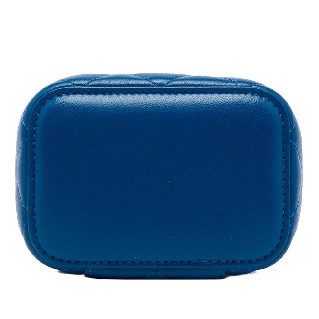 Chanel Mini Quilted Lambskin Pearl Crush Vanity Case With Chain Blue Leather Very good condition - Inside View