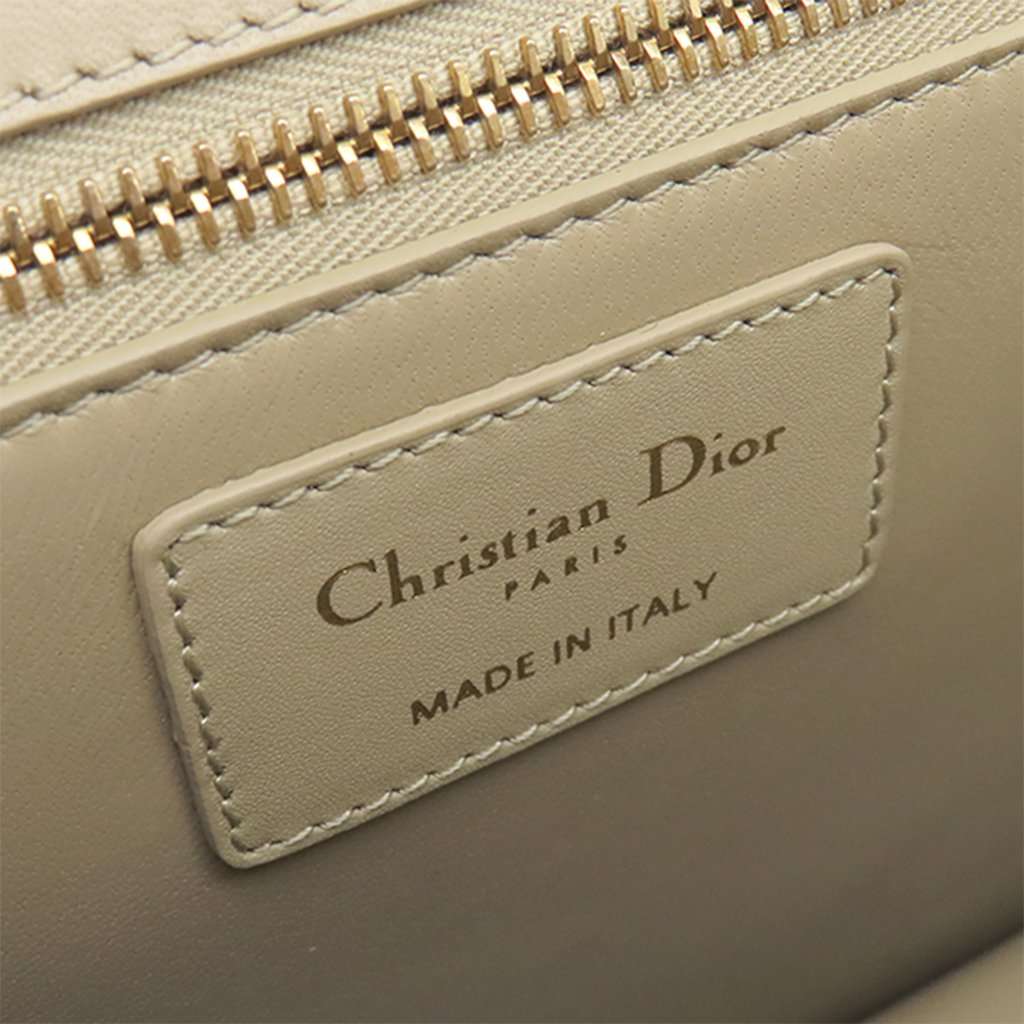 Dior Leather 30 Montaigne Box Bag White Leather Very good condition - Box View