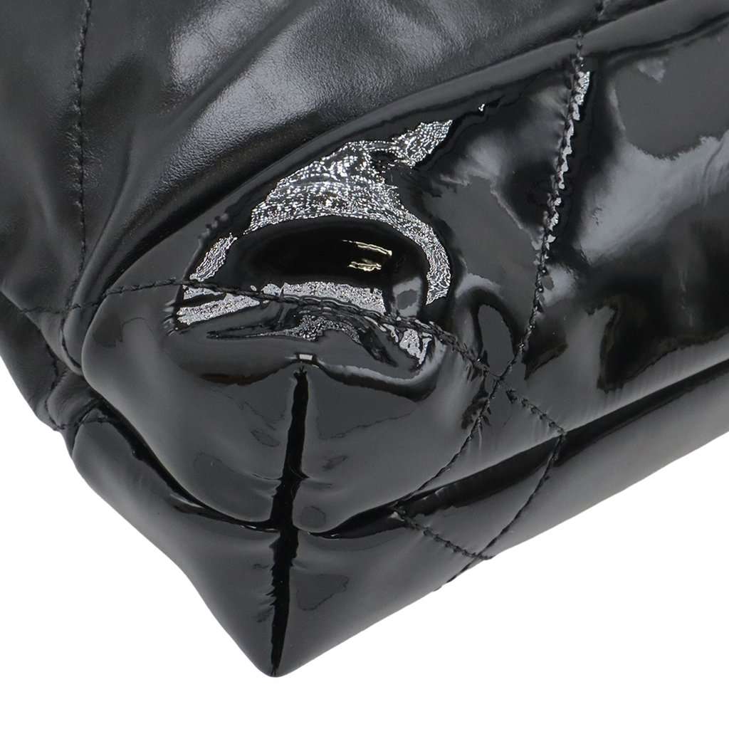 Chanel Mini Shiny Calfskin and Patent 22 Handbag Black Leather Very good - Model View